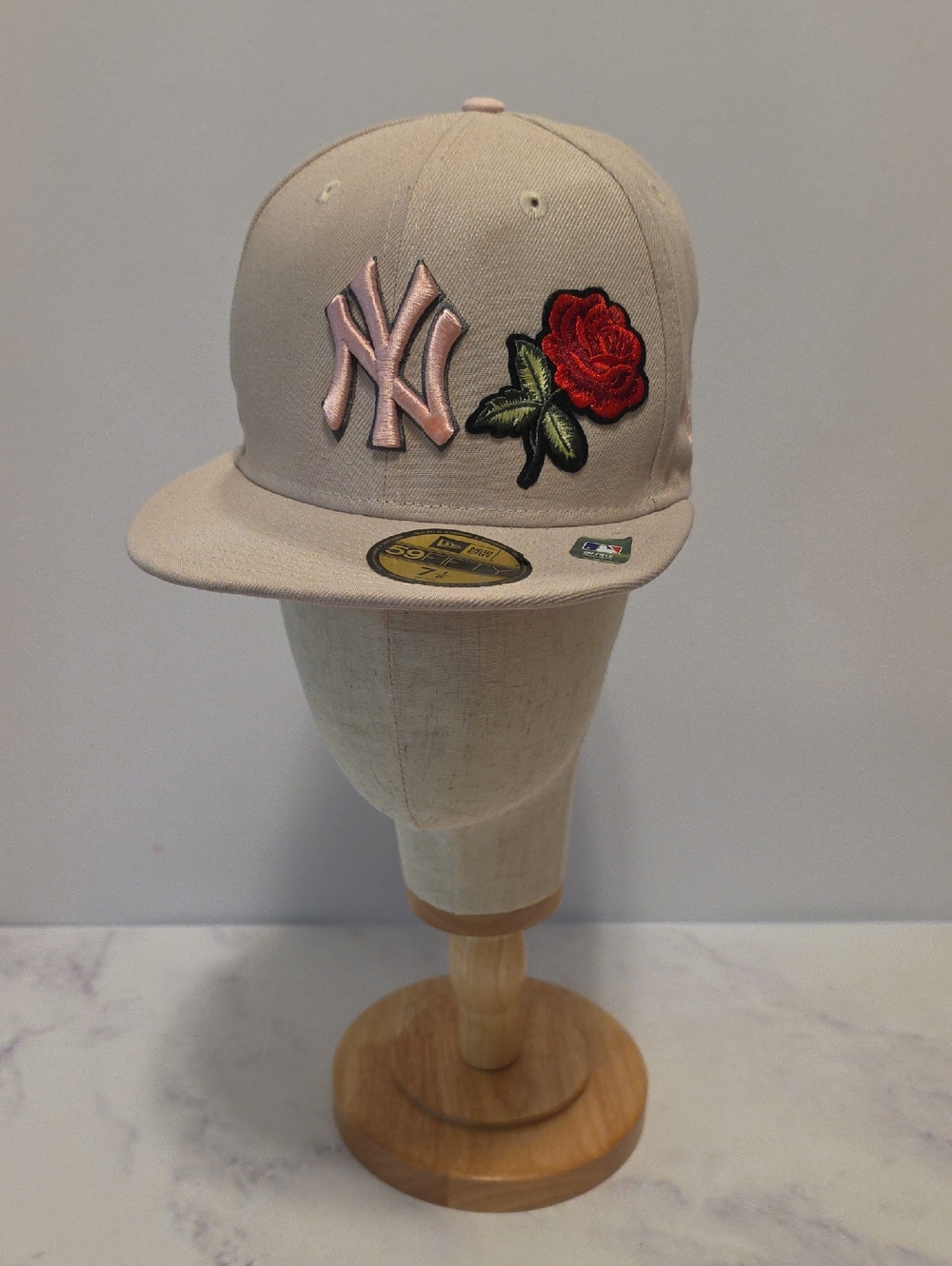 New Era Beige Baseball Cap with Pink NY Logo & Red Rose Patch